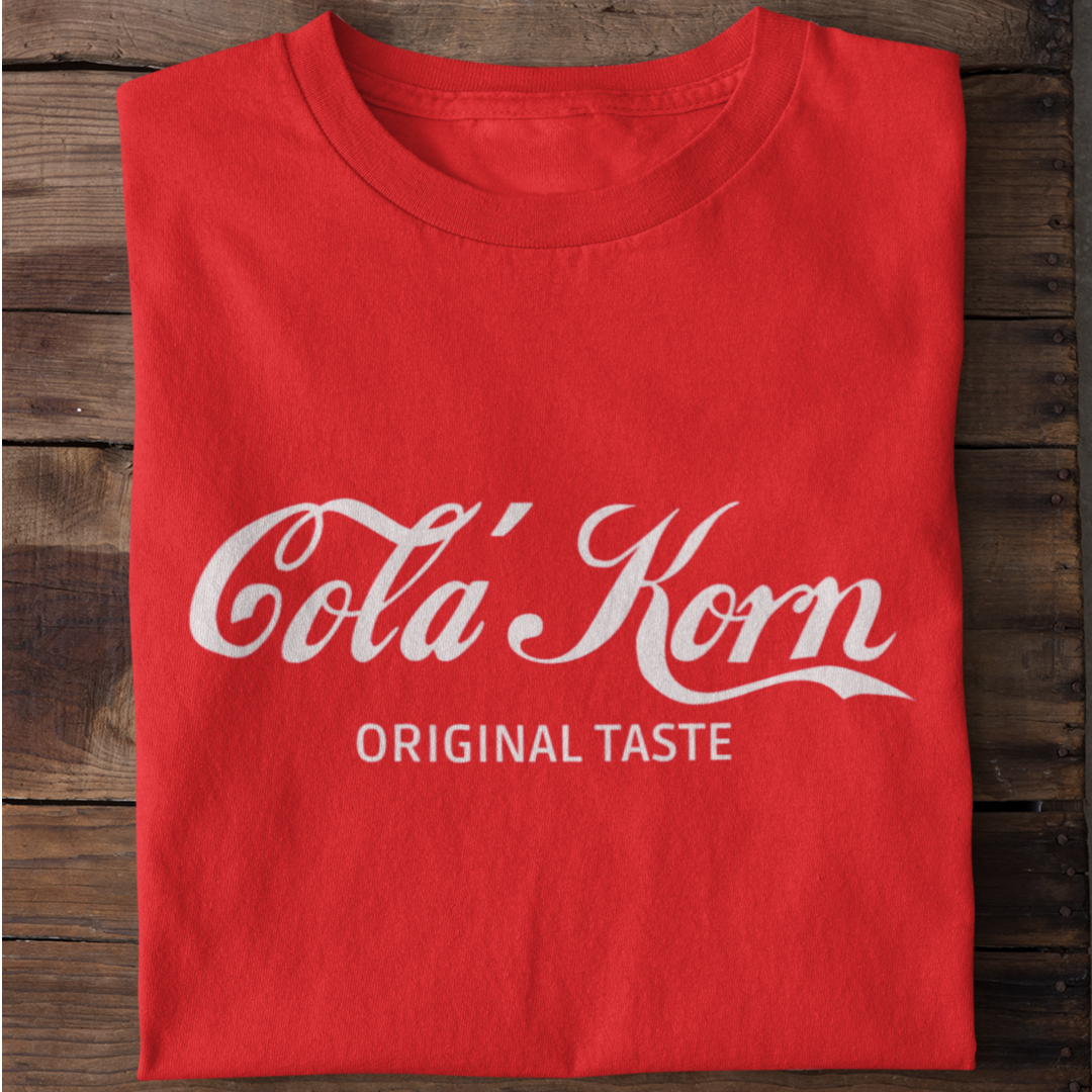Witziges Cola Korn Shirt in Rot von Megatoon – perfektes Sauf-Shirt für jeden Anlass.